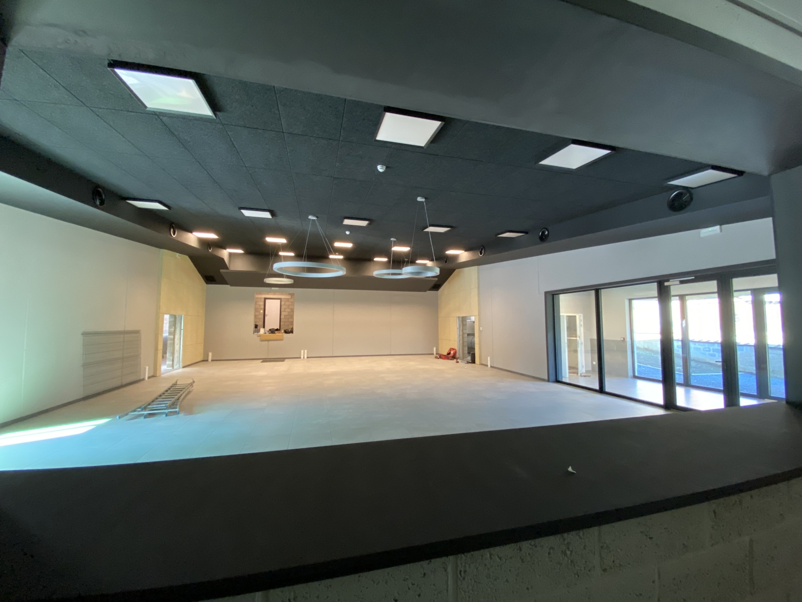 SALLE L