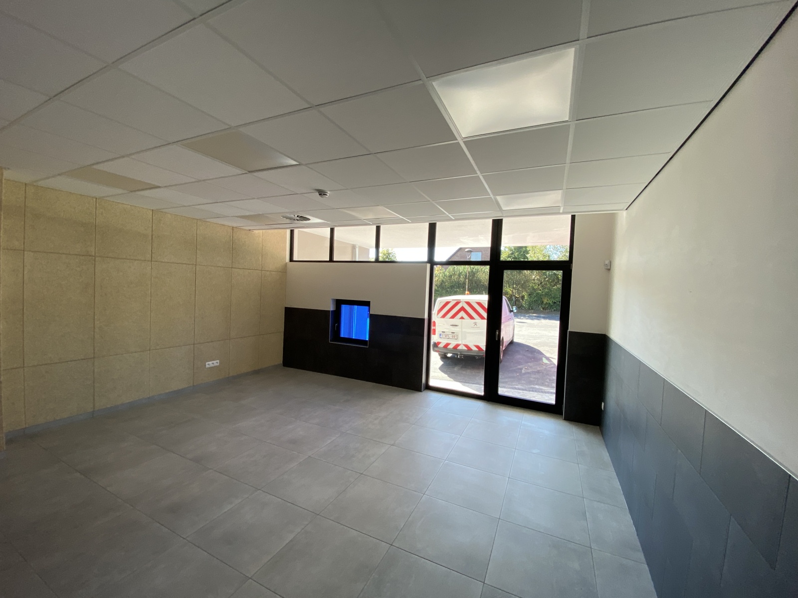 SALLE L