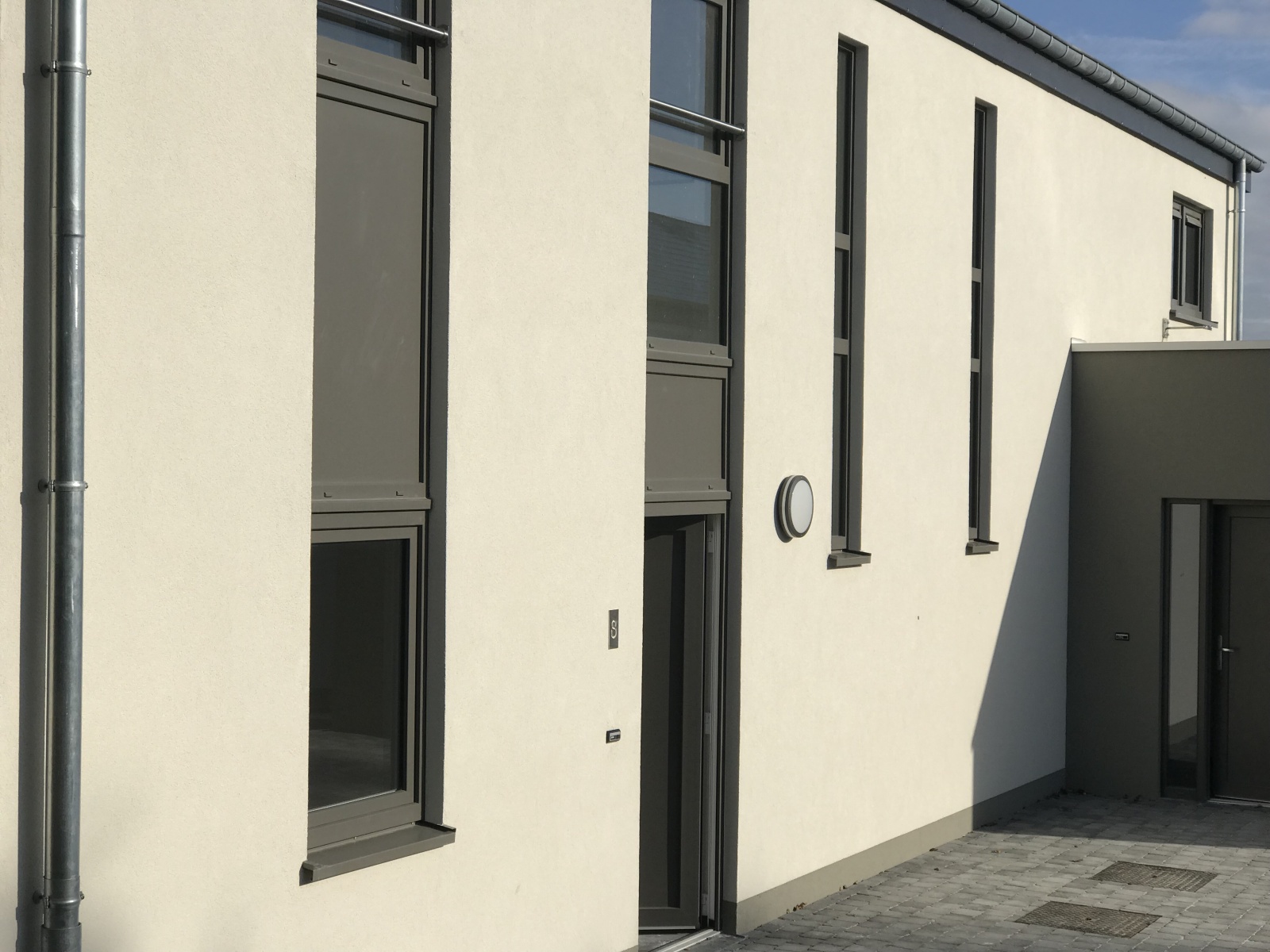 LOGEMENTS S