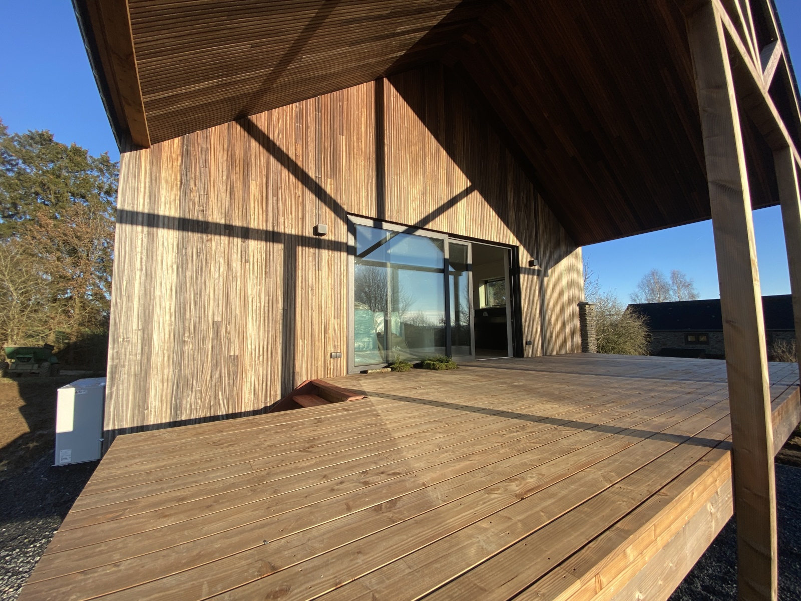 MAISON DB