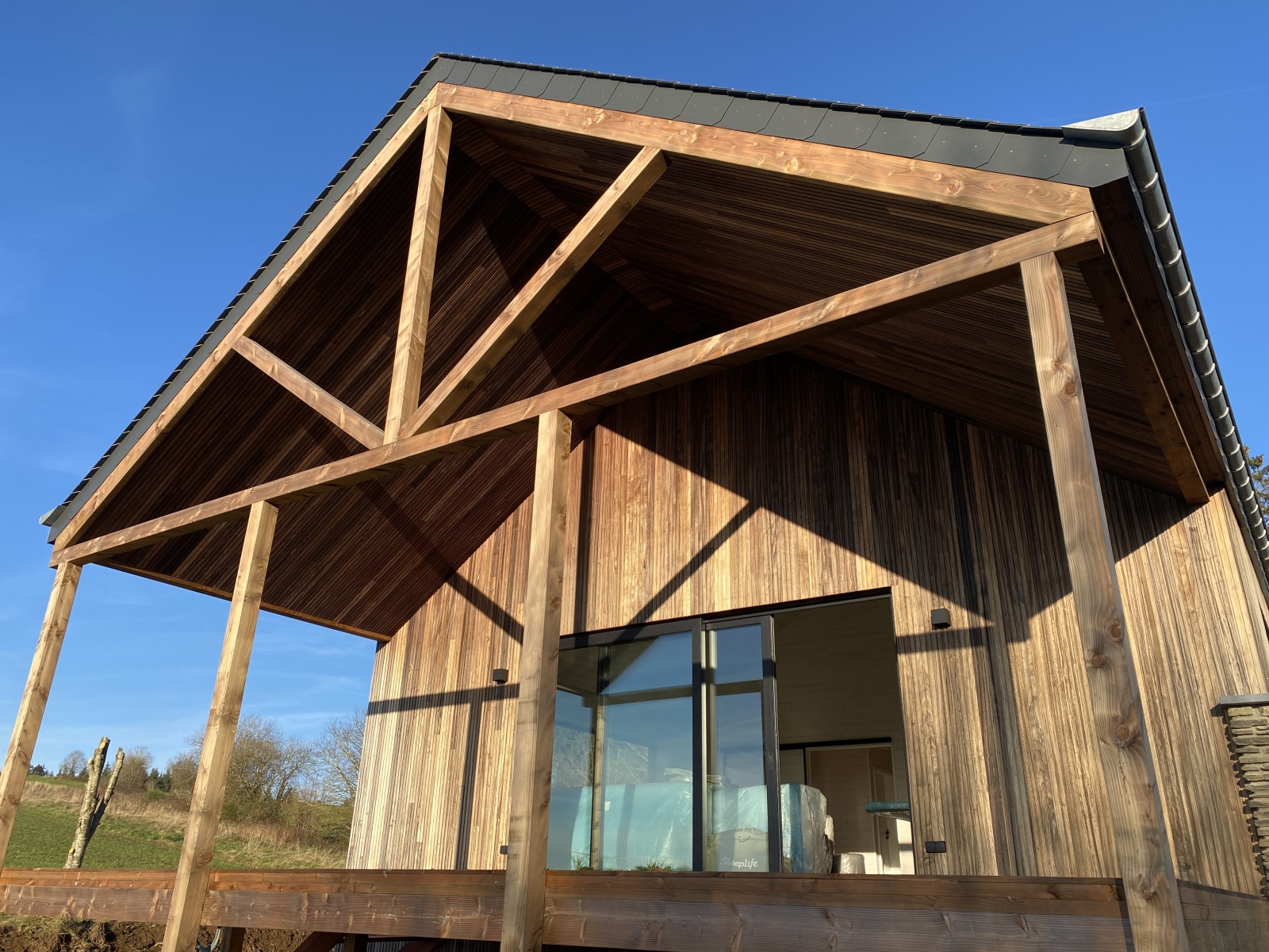 MAISON DB