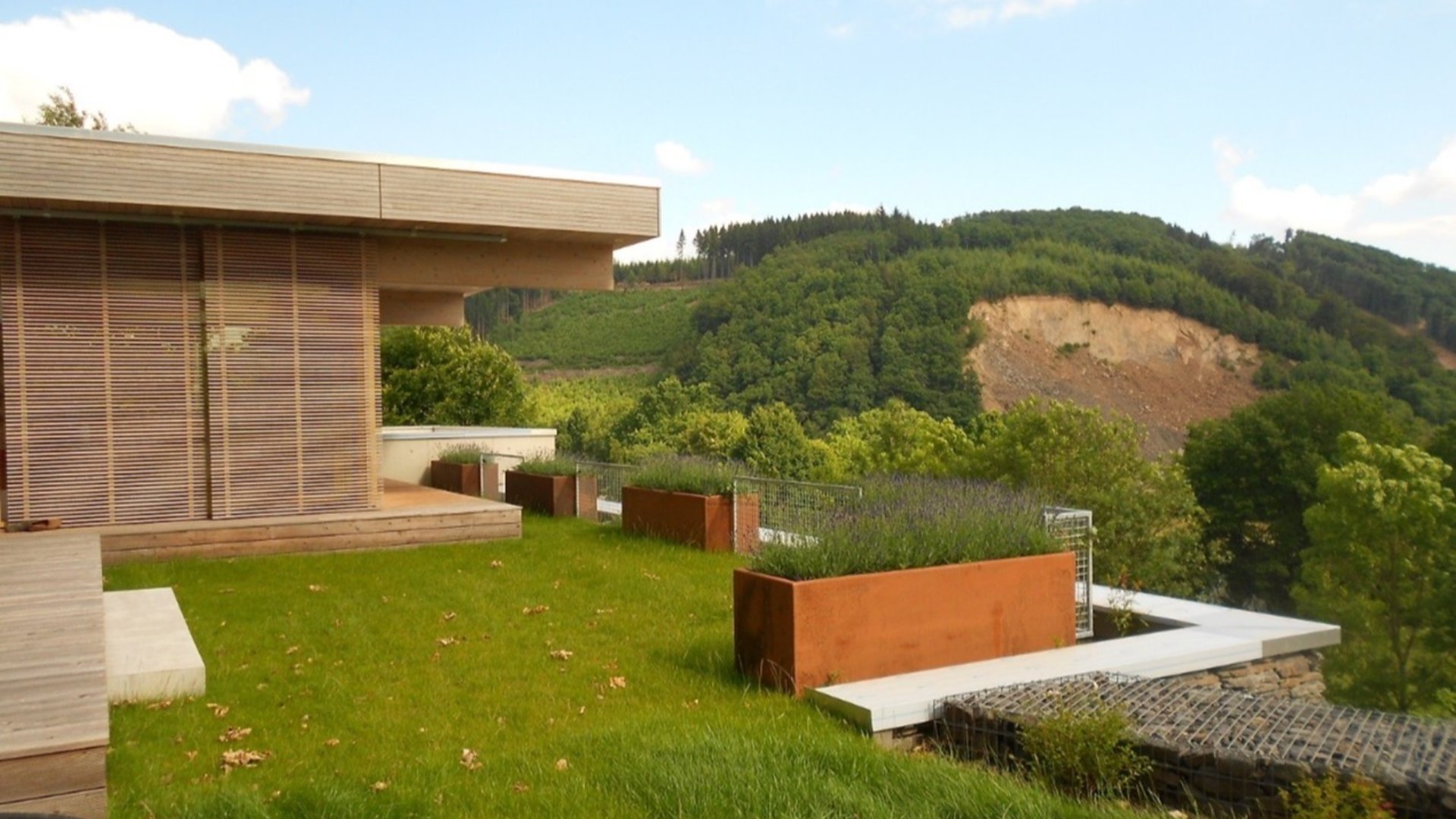 MAISON B